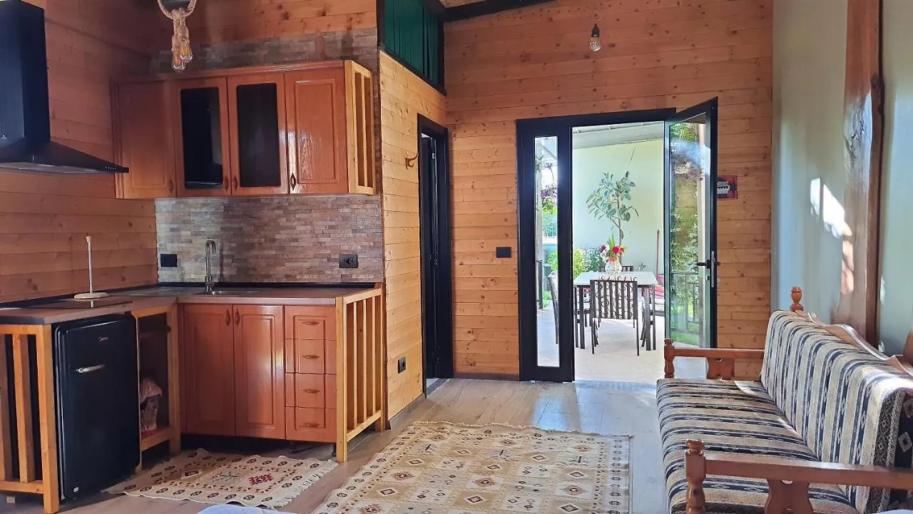 カントリーハウス Room With Private Garden Shkodër